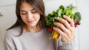 Małe rytuały piękna: jak dieta wpływa na kondycję skóry, włosów i paznokci
